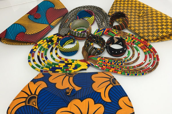 Attraktive Accessoires aus afrikanischen Stoffen